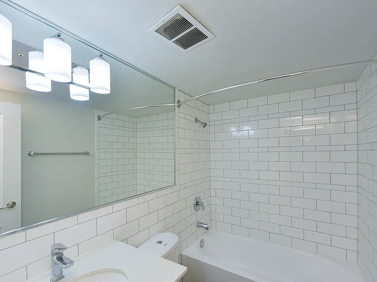 4190 Bathurst St — Photo 22