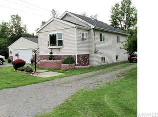 3596 Rhode Island Ave, Niagara Falls, NY 14305
