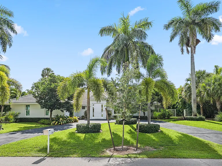 1386 S Atlantic Dr — Photo 3