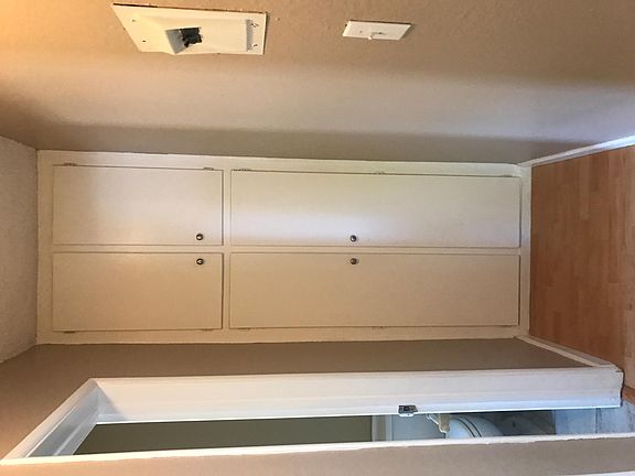 3rd image of 910 S Gilbuck Dr APT B