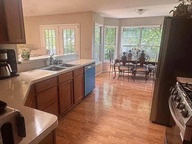 5420 Hazel Ct — Photo 5