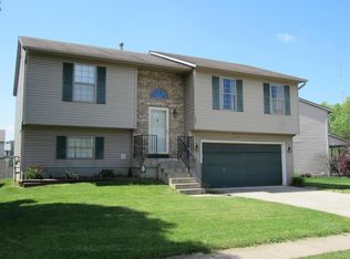 1057 Viewpointe Dr, Columbus, OH 43207