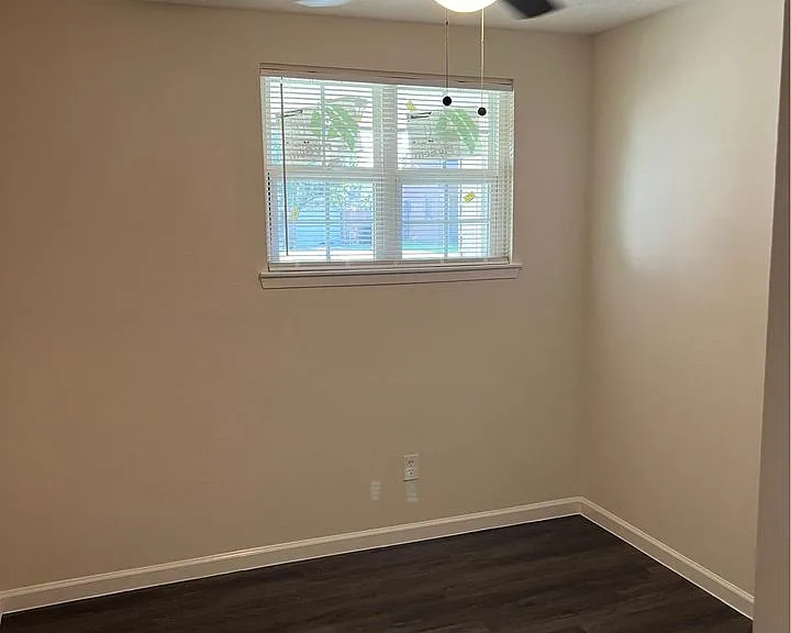 10910 Sela Ln — Photo 7