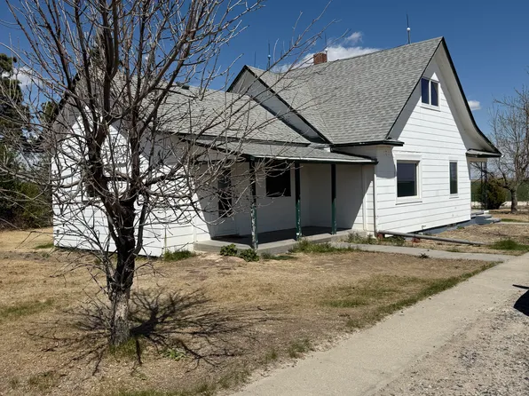 1480 County Road 74, Hemingford, NE 69348