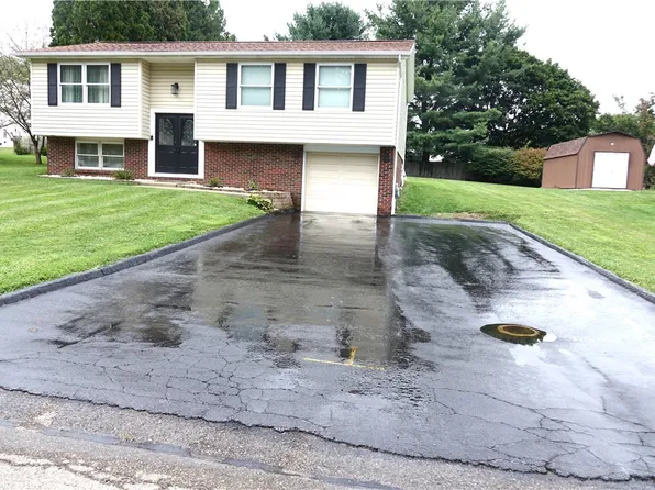 216 Oberlin Dr, Butler, PA 16001