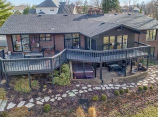 8 Sher Nan Dr, Maryville, IL 62062