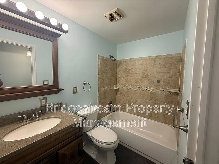 7611 Blossomview Ct — Photo 10