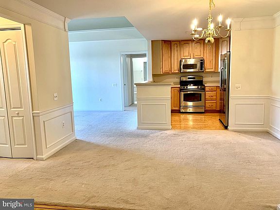 4th image of 502L Lloyd Pl #11