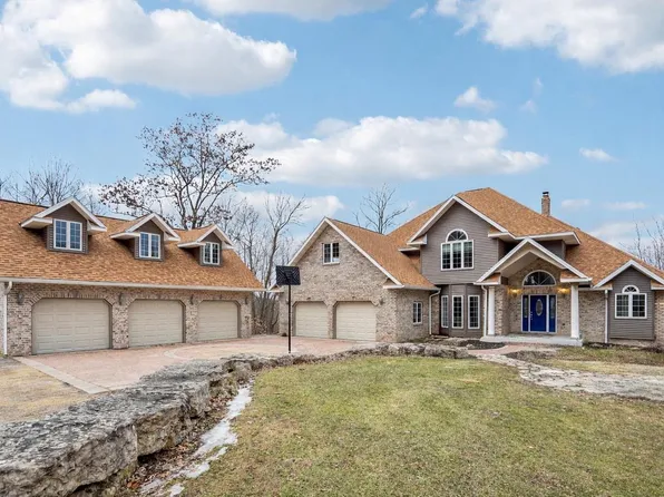 W9460 Welch Road, Elroy, WI 53929