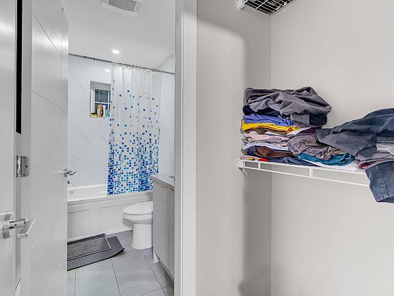 4th image of 11267 133rd St #26