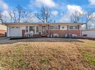 400 Saint Edward Ln, Florissant, MO 63033