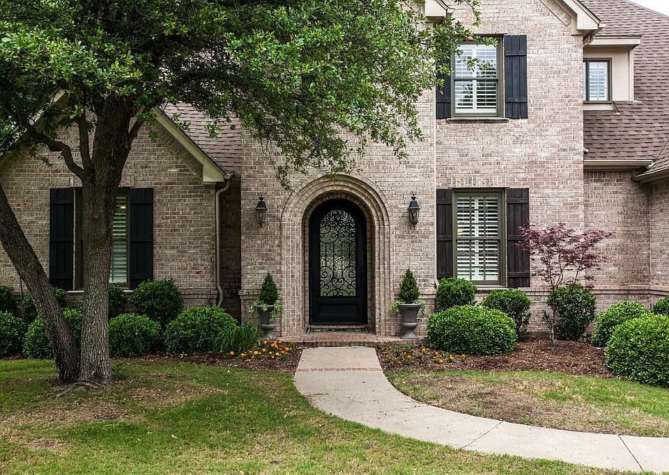 1st image of 5008 Forest Hill Dr