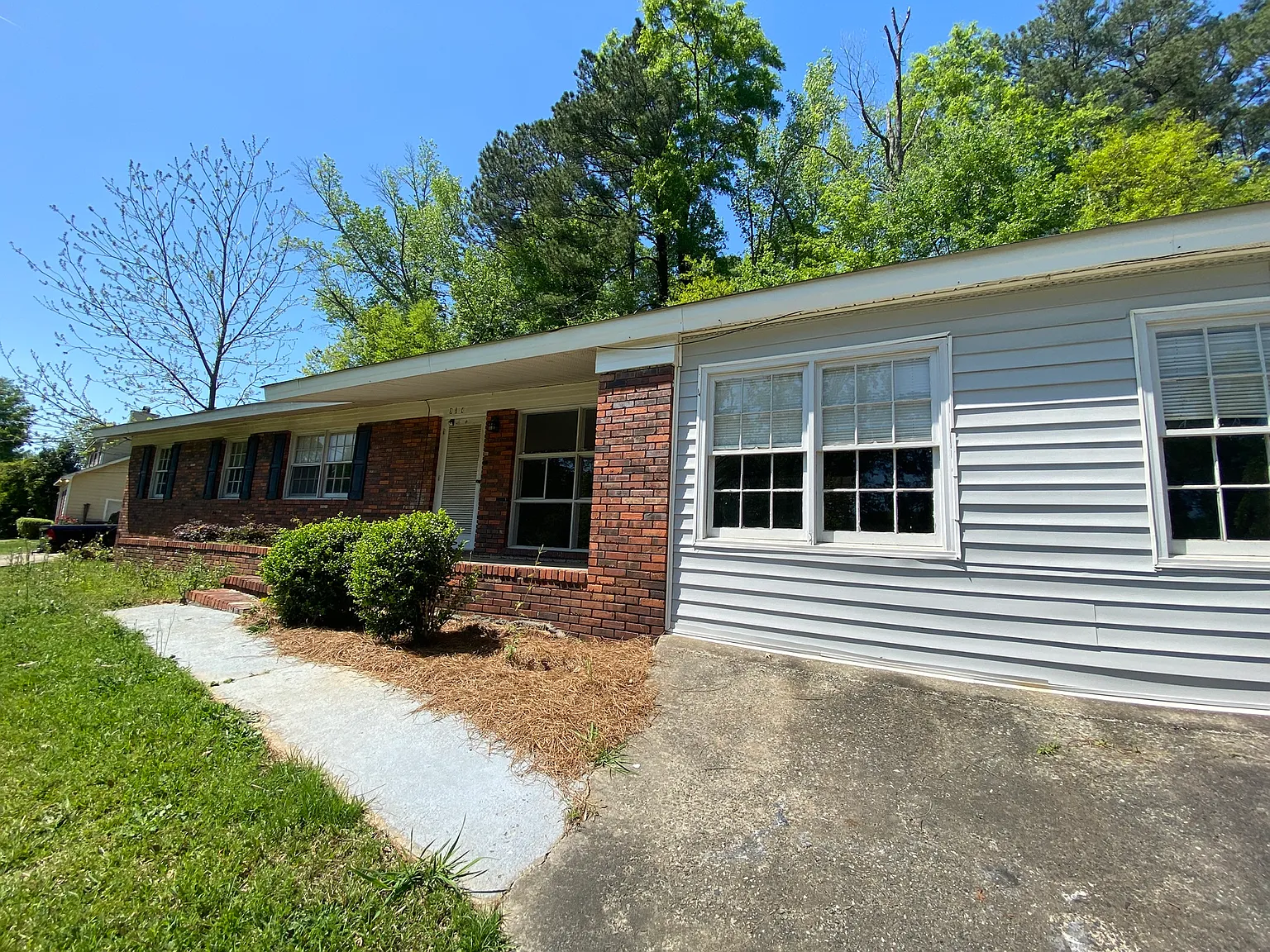 3 bed, 1377 sqft, $1,500 — Photo 2