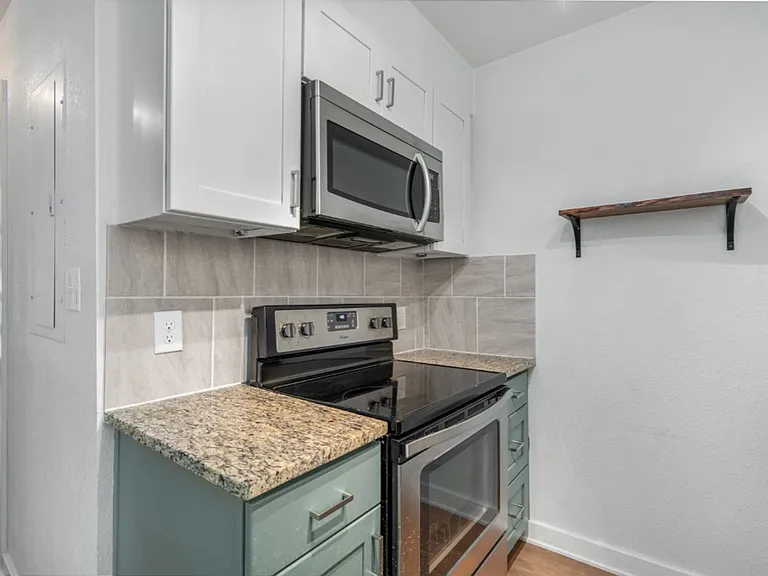 6211 Manor Rd #107 — Photo 28