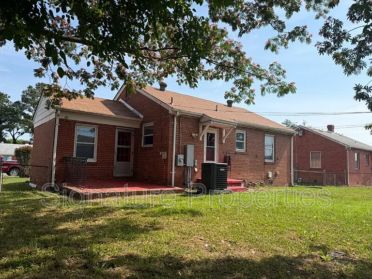 2411 Carlisle Ave — Photo 4
