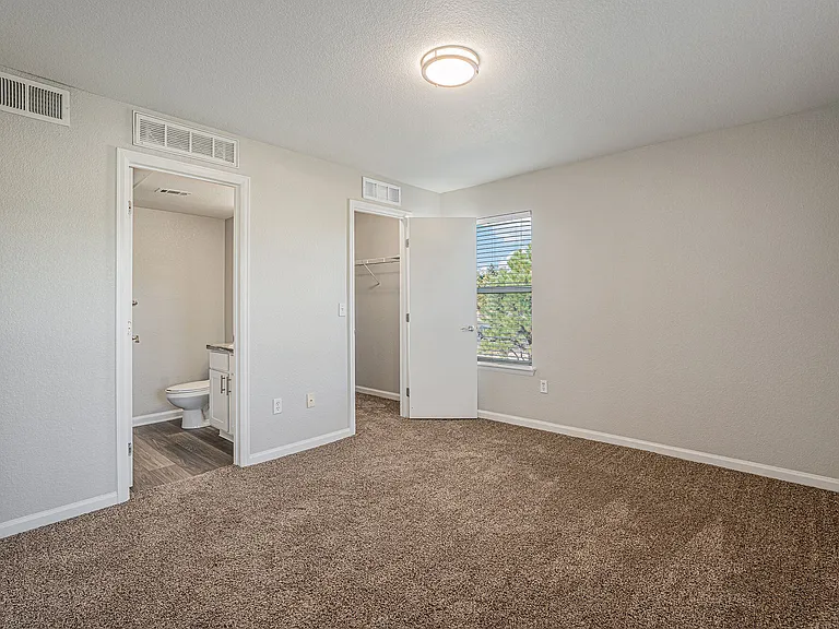 Nash Springs Apartments — Photo 23