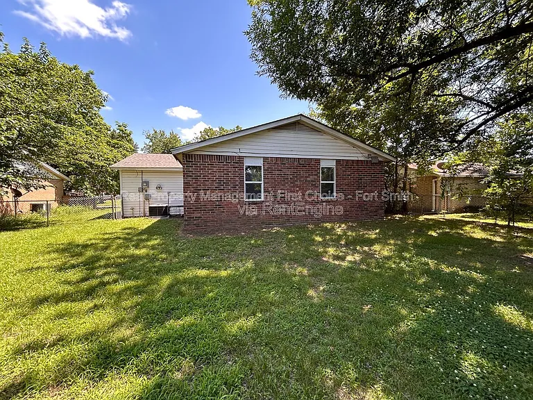 3305 Grinnell Ave — Photo 25