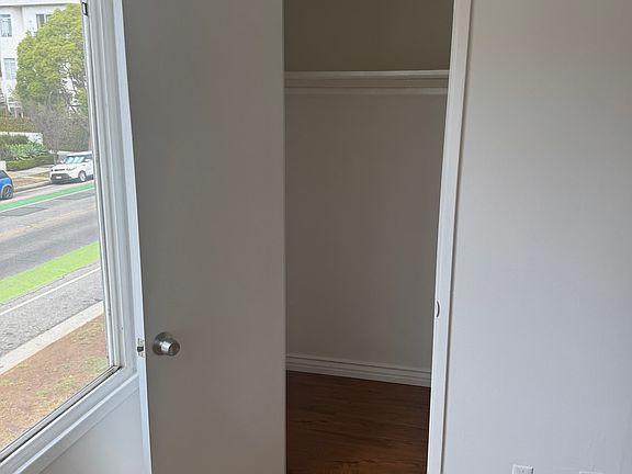 5th image of 1306 Arizona Ave #E11