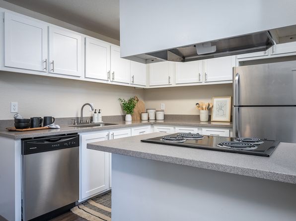 Sundial Apartments | 7875 SW Vlahos Dr, Wilsonville, OR