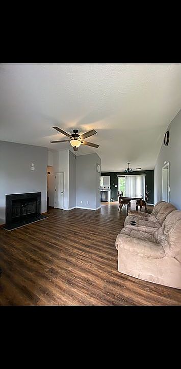 2nd image of 210 Redberry Dr