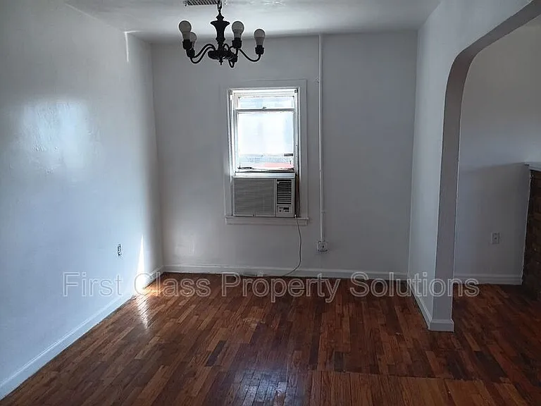 1701 NE 34th St — Photo 5