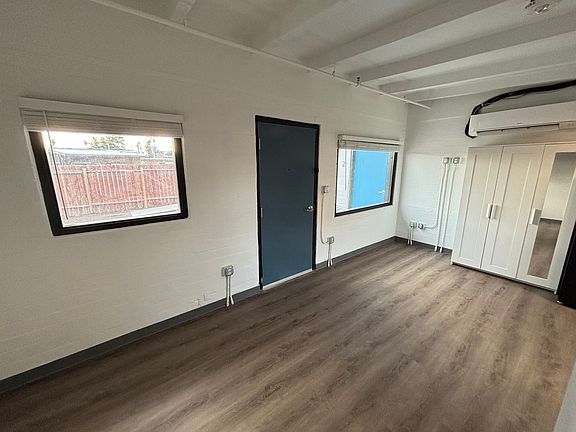 5th image of 218 S 11th St APT 3