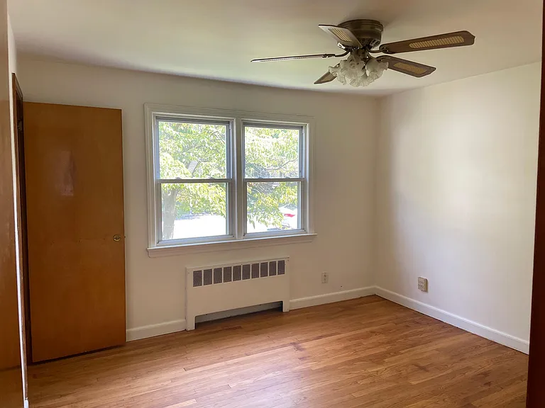 442 Myrtle Ave — Photo 5
