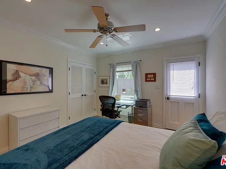 8704 Ashcroft Ave — Photo 16