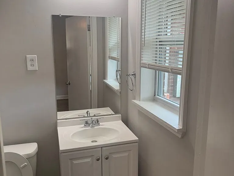 1334 Parkland Rd — Photo 7