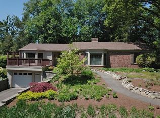 18 Wildwood Ln, Amherst, MA 01002