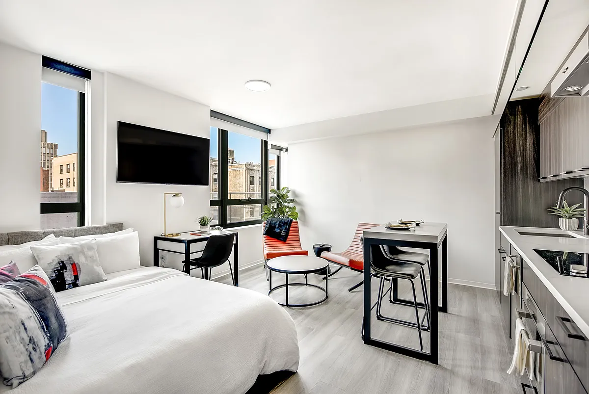Building Photo - 415 W 120th St #12F