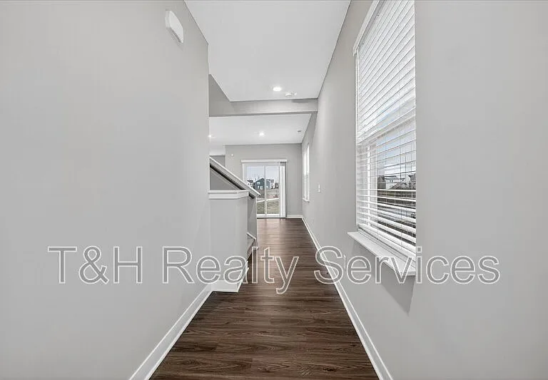 9586 Beckett St — Photo 4