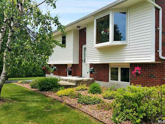 3rd image of 40 Pleasant View Dr