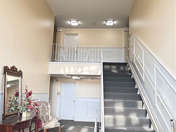 2nd image of 24 Park Lane Ct