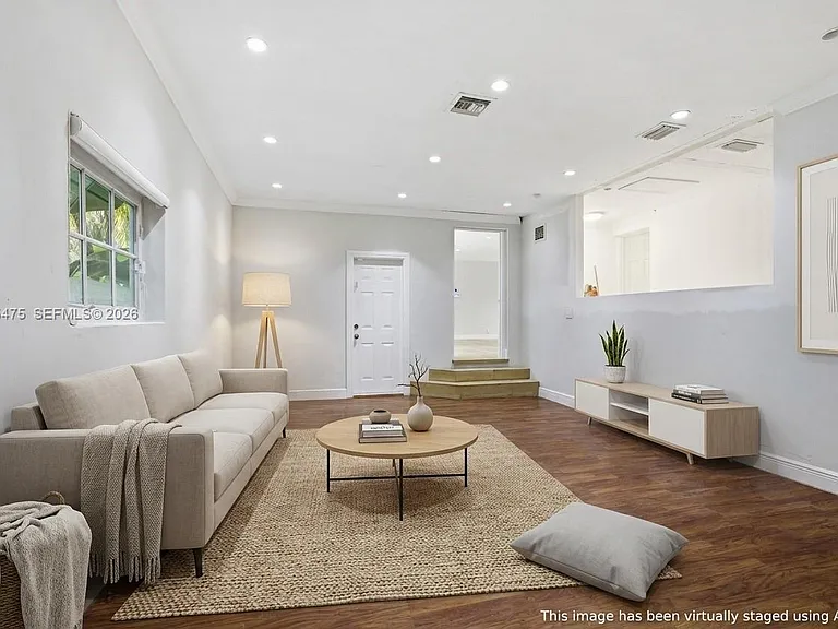 1551 Delgado Ave — Photo 10