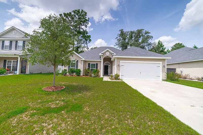 4 bed, 2.0 bath, 1651 sqft, $2,300 — Photo 4