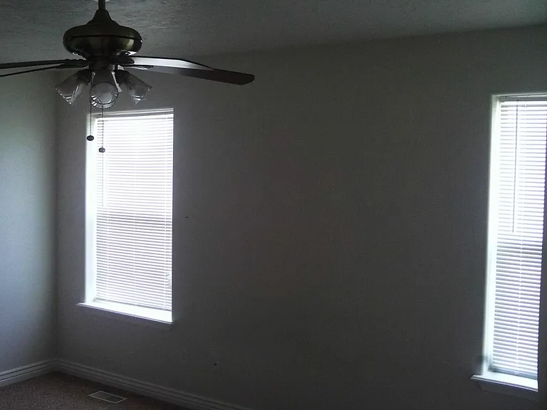 1139 NE Saddleridge St — Photo 6