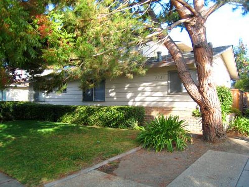 1st image of 3721 Underwood Dr APT 1