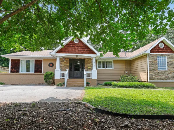 821 Woodburn Rd, Raleigh, NC 27605