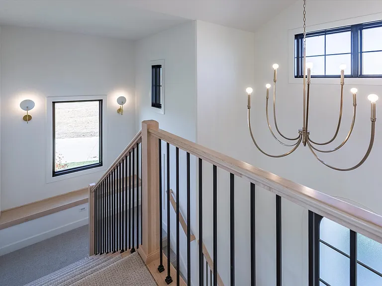 21911 Parkview Dr — Photo 32