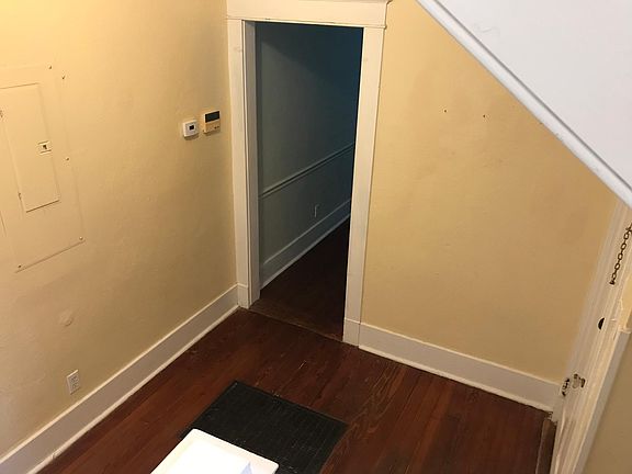 2nd image of 7821 Willow St