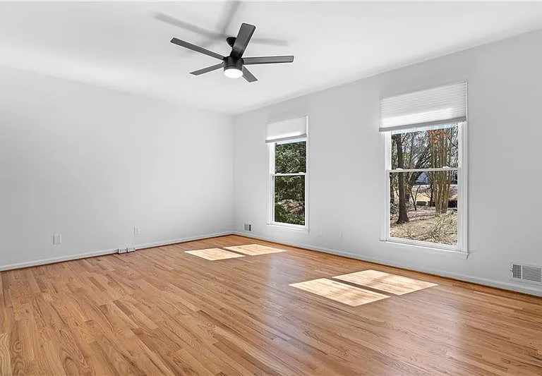 350 Kelson Dr — Photo 40