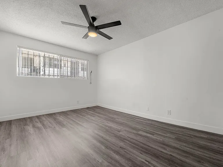 3933 Nicolet Ave #4 — Photo 10