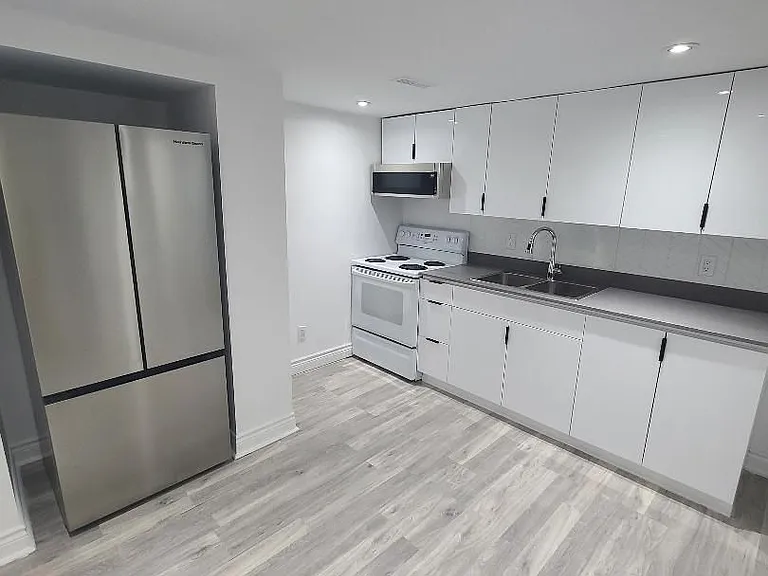 26 Millcroft Way #BSMNT — Photo 1