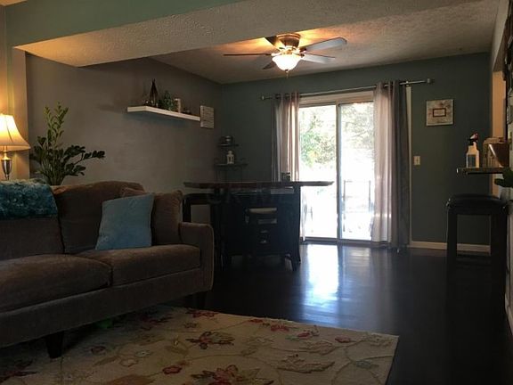 4th image of 3694 Creekridge Ct