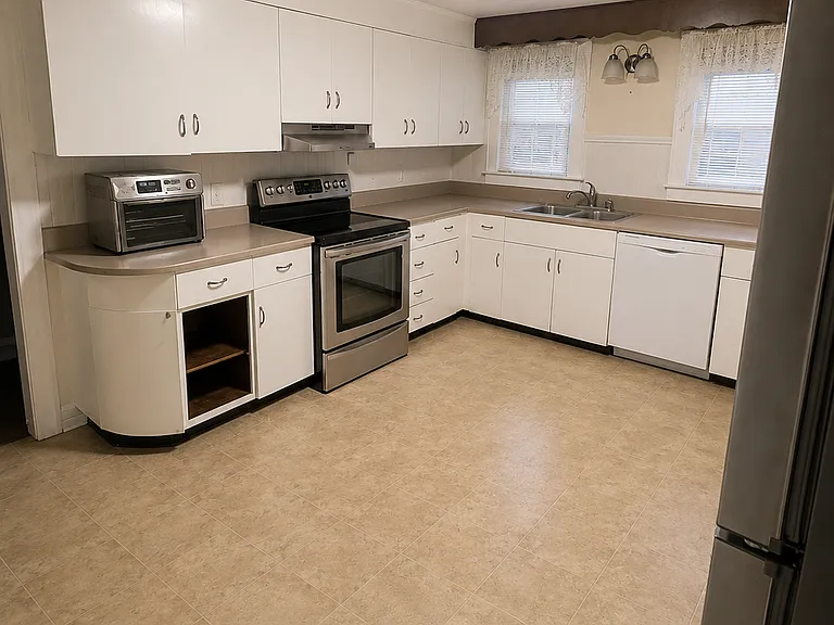 121 E Union St — Photo 7