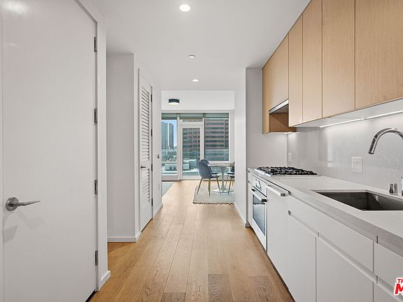 5th image of 877 S Francisco St #1119