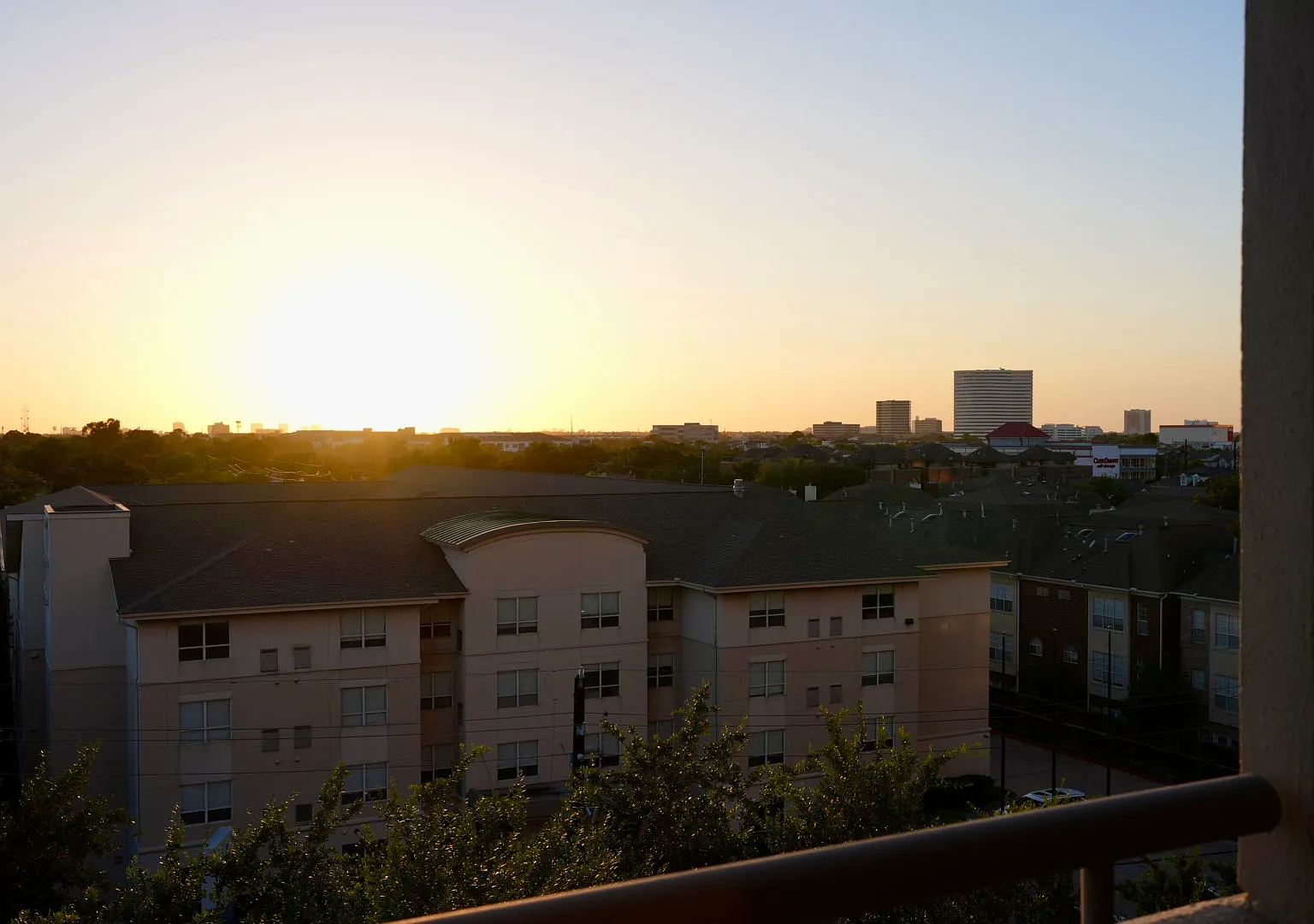 2 bed, 1095 sqft, $2,100 — Photo 4