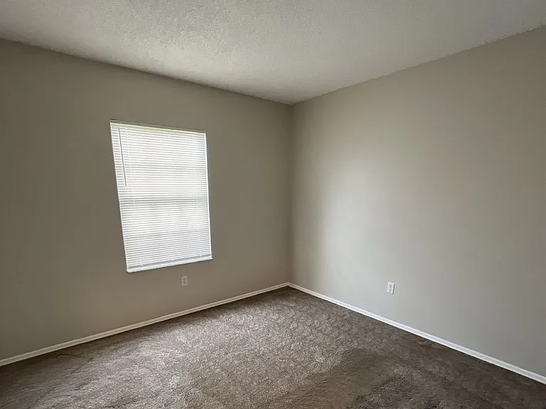 319 Oak Track Dr — Photo 21