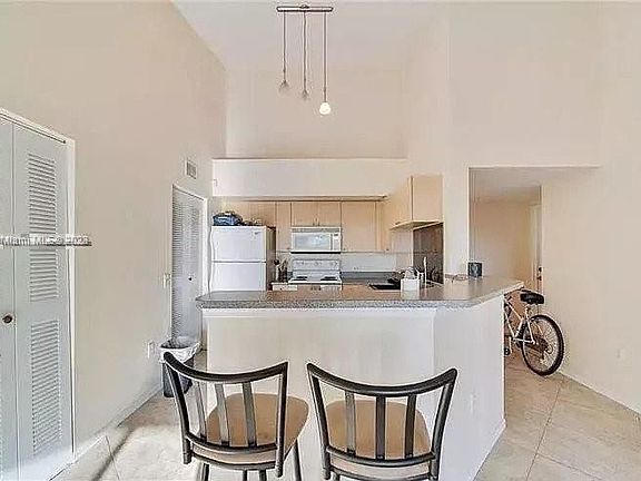 5th image of 1117 Villa Cir #1117